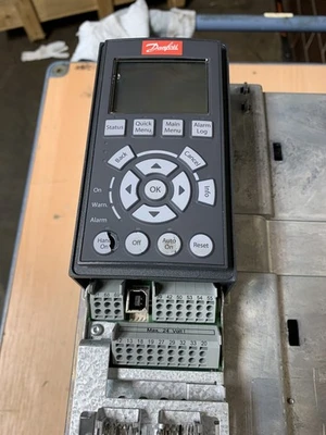 Danfoss Vlt HVAC Drive FC-102P55KT4P21 55kW/75Hp 380/480VAC Garantie