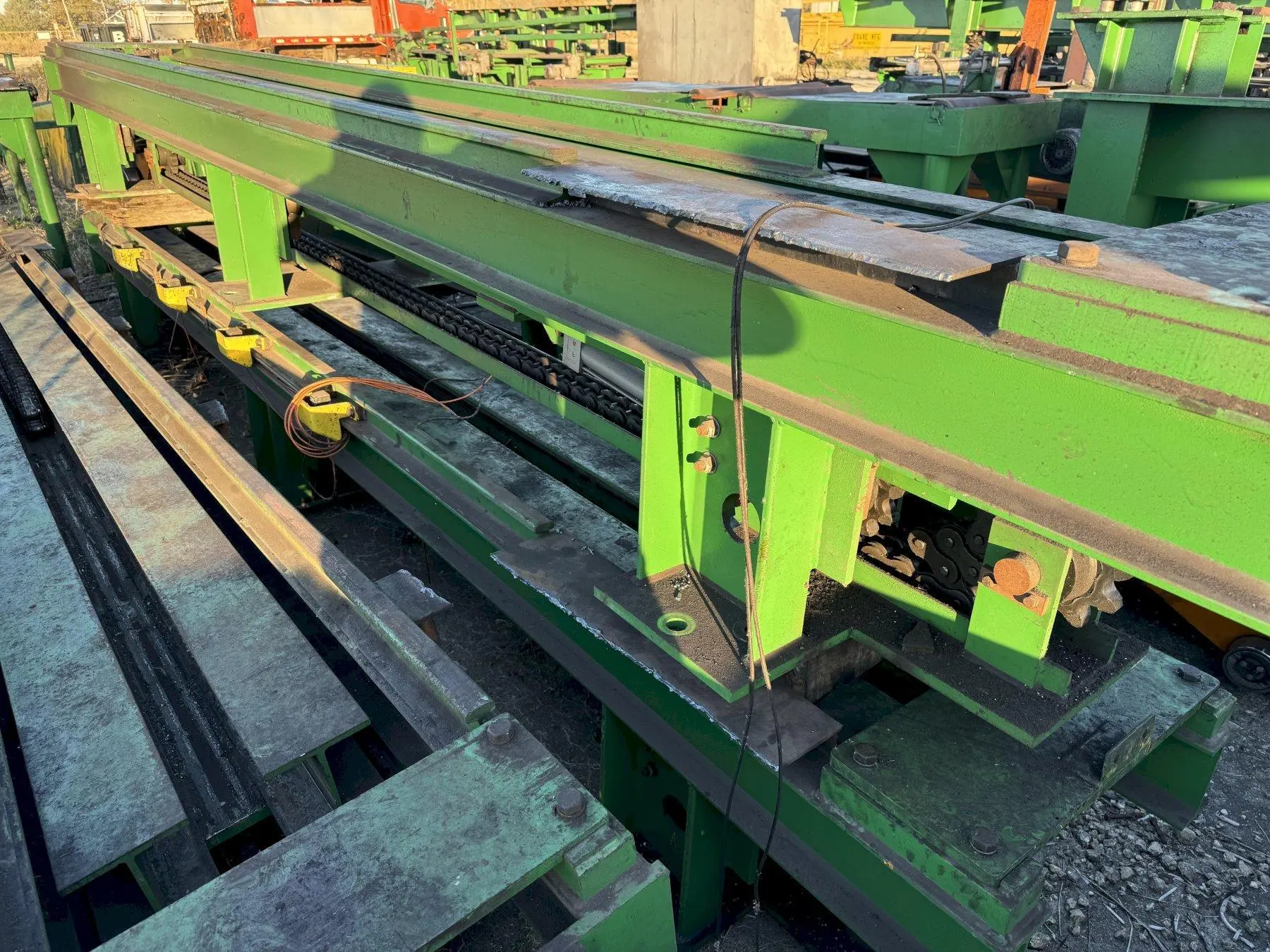 SIGNODE 20' HEAVY DUTY MATERIAL TRANSFER ARM. STOCK # 1008124