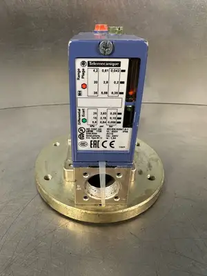 Telemecanique XMLBS35R2S11 PRESSURE SWITCH (4.4.5)
