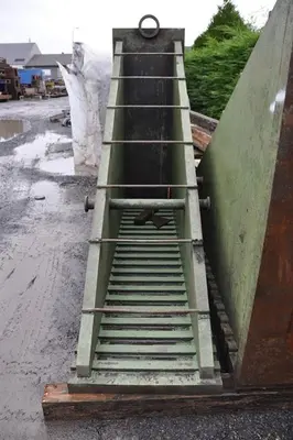 Clamping bracket 3000 x 800 x 2100 mm