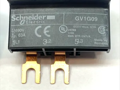 Used Schneider Electric 3‑Pole Line Terminal Block 63A 690V LOT OF 2 Circuit Breaker Parts Michigan US | Maverick Industrial Sales #1401775