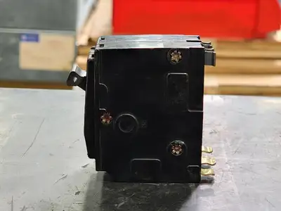Used SQUARE D QO220 Switchgears British Columbia CA | Lenmark #241770