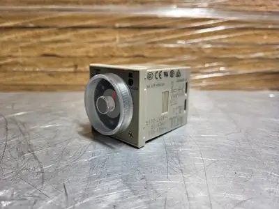NEW OMRON H3CR-AP