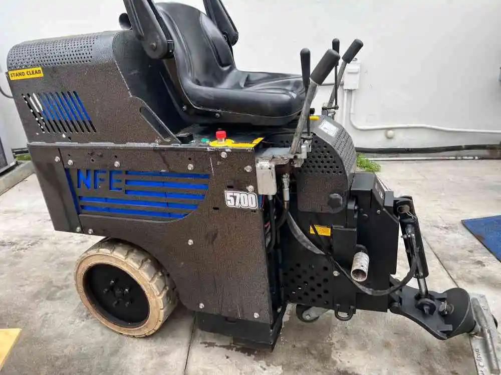 USED 2016 NATIONAL FLOOR 5700