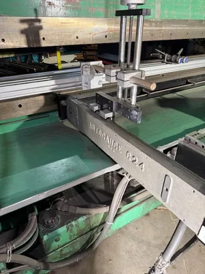 USED 1992 ACCURPRESS 717512