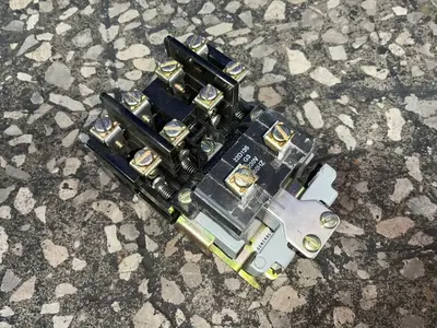 Used GENERAL ELECTRIC CR2810A14AC Relays & Switches Ohio US | HGR 24 #1485352