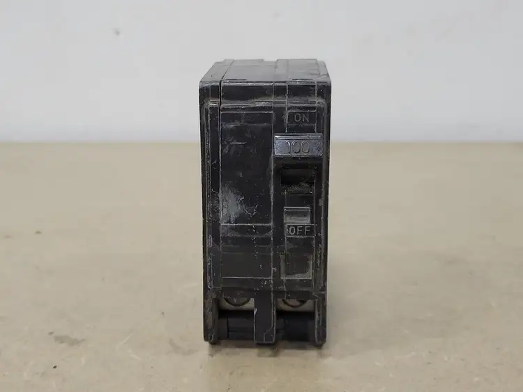Used SQUARE D QOA2100 Switchgears British Columbia CA | Lenmark #239974