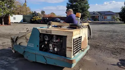 USED 1998 TENNANT 255 II