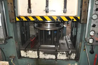 USED LVD - EMF 250 TON + 100 TON