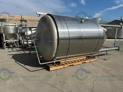 USED LMC 2100 GALLON STAINLESS STEEL JACKETED FERMENTATION TANK
