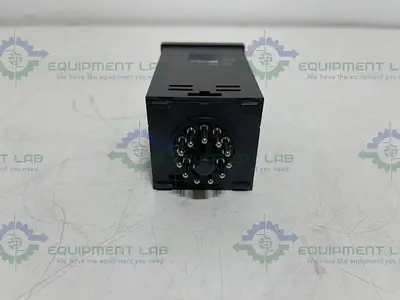 NEW OMEGA CN4421TR-D1-A-24V TEMPERATURE CONTROLLER
