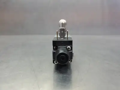Numatics L01SA4592000030 4-Way Solenoid Valve, 150PSIG. 6D-5