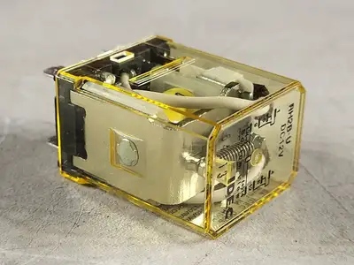 NEW IDEC RH2B-U
