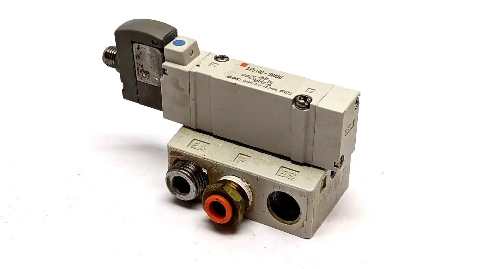 Used SMC SY5140-5WOU Solenoid Valves Michigan US | Maverick Industrial Sales #1401542