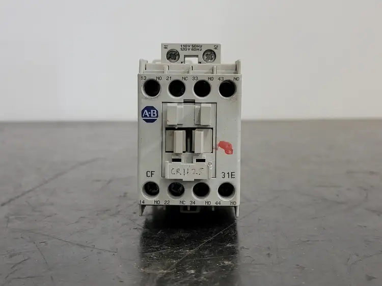 Used ALLEN-BRADLEY 700-CF310 Misc Electrical & Power Parts British Columbia CA | Lenmark #294596