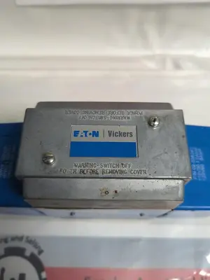 New | in-Stock VICKERS DG4V4-012N-M-W-B5-10 Solenoid Valves | Surplus Asset Holdings #1218735