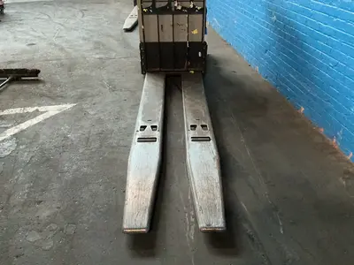 Used RAYMOND 8410 Pallet Jacks Ohio US | HGR 24 #1404934