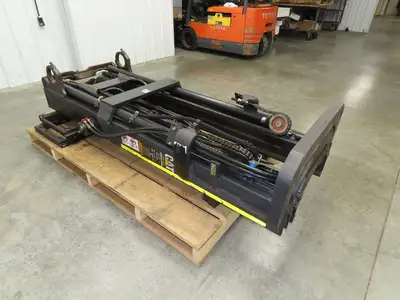 Caterpillar EC25KE Forklift Mast 188" 3-Stage Side Shift Tilt 3970lbs Class 3