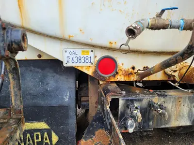 USED 1988 PETERBILT 357