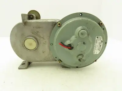 Yaskawa Electric PMEE-12CBB Welder Wire Motor Feeder 24VDC Motor & Gearbox Only