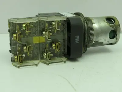 Allen Bradley 800T-PAH16G/T Green Illuminated Push Button 2N.O 2N.C Series T