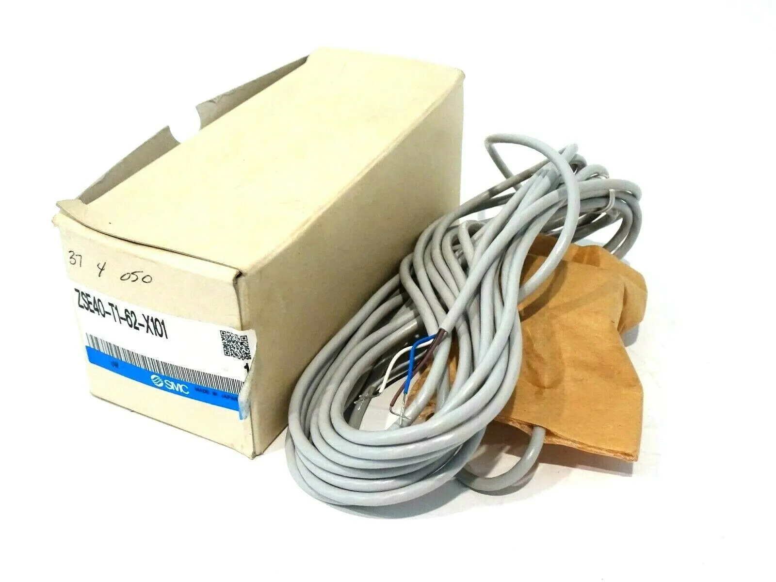 NEW SMC ZSE40-T1-62-X101 PRESSURE SWITCH ZSE40T162X101