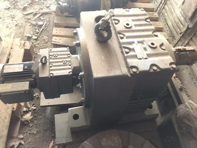 Sew Eurodrive R147R77DT80K4TH Helical Gear Speed Reducer Ratio: 4926:1