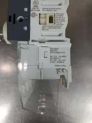 USED Socomec 22013003 SIRCO M30 Load Break Switch, 690V, 32A