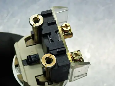 NEW ALLEN BRADLEY 800TH32D1