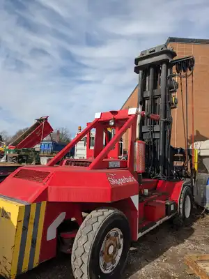 USED 1900 TAYLOR BOAT LIFT