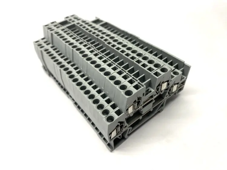 Used WAGO DOUBLE-DECK TERMINAL BLOCK NO LABEL MARKER HOLDERS LOT OF 22 Terminal Blocks | Maverick Industrial Sales #1103298