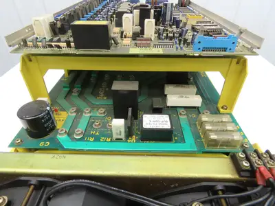 Fanuc A06B-6059-H222# H521 AC Spindle Servo Unit Has Cracks In Plastic READ Part
