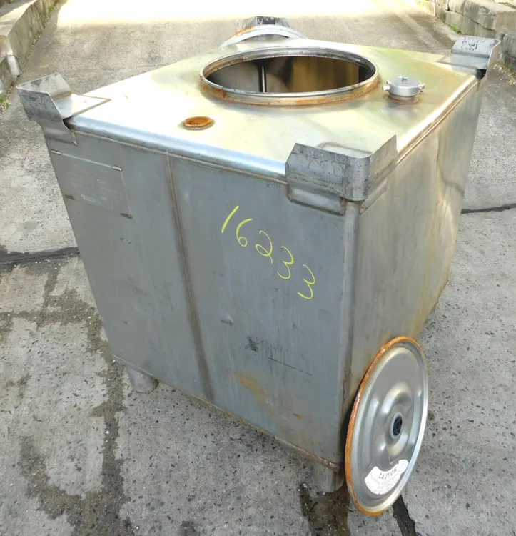 Used 350 GALLON LIQUID TOTE 350 GALLON Hoppers New Jersey US | Champion Trading Corporation #423753