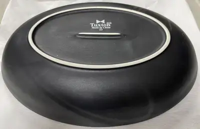Used Tuxton Used Tuxton TuxTrendz Zion Matte Black 35 oz. Embossed Oval China Bowl - WO1 Smallwares Illinois US | Falcon Restaurant Supply #1375421