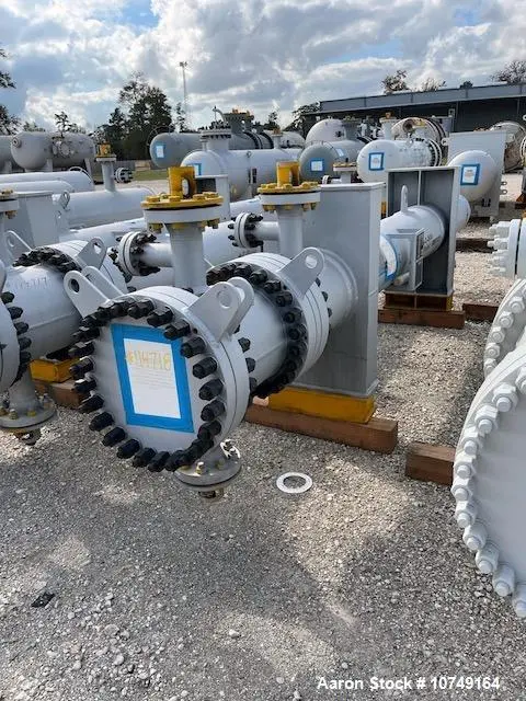 Wuxi 333 Sq Ft Shell and Tube Heat Exchanger, Duplex 2205 Tubes & Shell, High Pressure