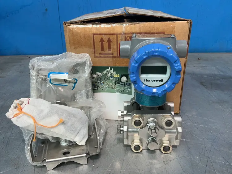 Used HONEYWELL STD810E1HN6AS1ACHC11SA2A06000000 Pressure Transmitters Ohio US | HGR 24 #1414071