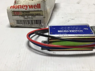 Honeywell 17MA 41 252/250 VAC micro switch
