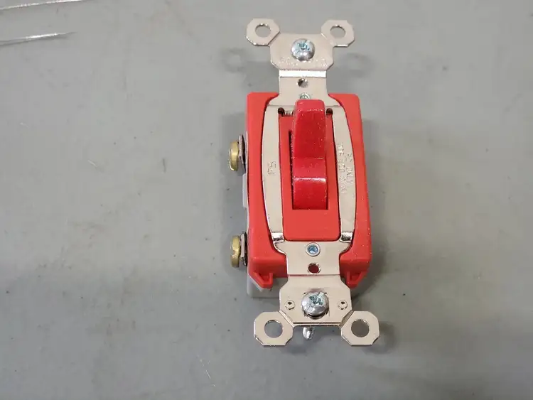 New | in-Stock PASS & SEYMOUR PS20AC1-RED Switchgears British Columbia CA | Lenmark #244710