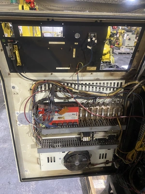 USED FANUC R-2000iA/200F + RJ3iB