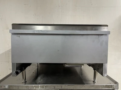 182-0117 Wells 5GHDTG2430GNAT 24" Thermostatic Gas Flat Griddle