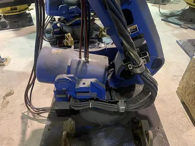 Used YASKAWA MOTOMAN ES165D 6 AXIS CNC ROBOT WITH DX100 CONTROLLER WITH SPOT WELDING GUN Robots | Harbor Machinery Inc. #1283329