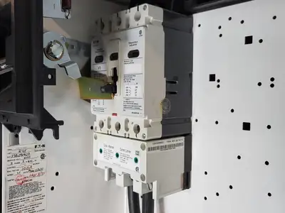 Used EATON HFD3100 Switchgears British Columbia CA | Lenmark #240146