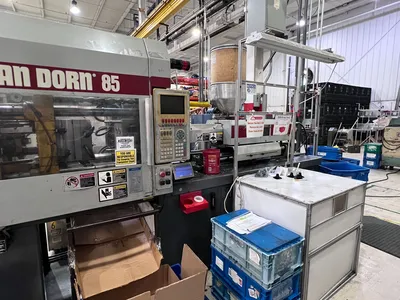 1995 VAN DORN 85-HT-5F Plastic Injection Mold | Universal Press & Machinery (UPM) (3)