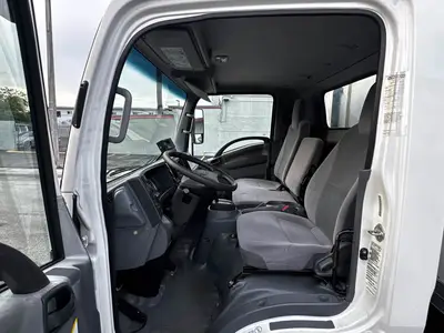Used 2017 ISUZU NPR XD Reefer Trucks Florida US | Truck and Van Outlet #1509165