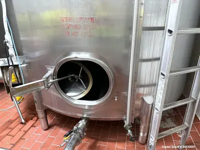 Used 3,500 Gallon Vertical Mixing Tank | 304 Stainless Steel Beverage-Grade Vessel
