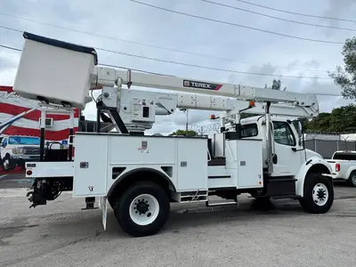 Used 2019 FREIGHTLINER M2 106 Tractors & Trailers Florida US | Truck and Van Outlet #1506263