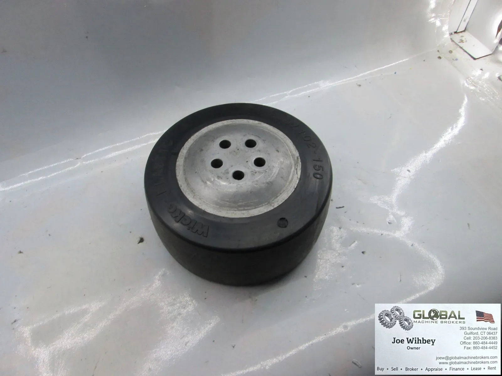 Hyster W40Z Smooth Rubber Drive Tire HY 2033601