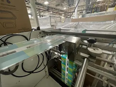 General Form, Fill and Seal Machine with Volumetric Cup Filler