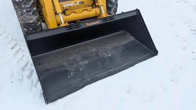 USED 2004 DEERE 240 II
