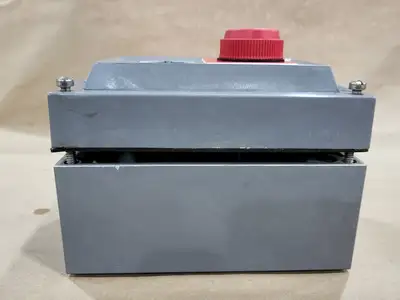 NEW ALLEN-BRADLEY 800H-2HA4R